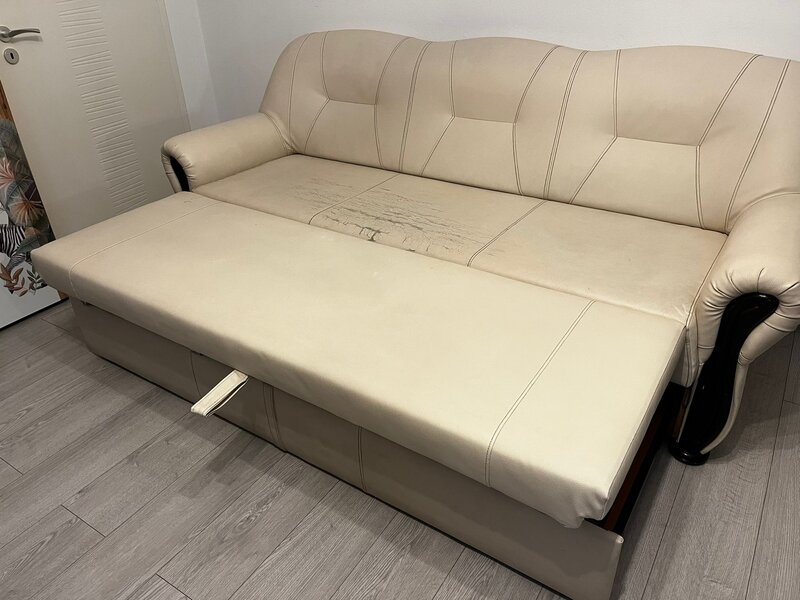 Canapea extensibila gratuita – necesita retapitare