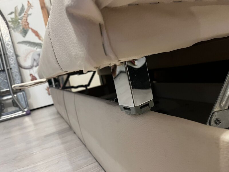 Canapea extensibila gratuita – necesita retapitare