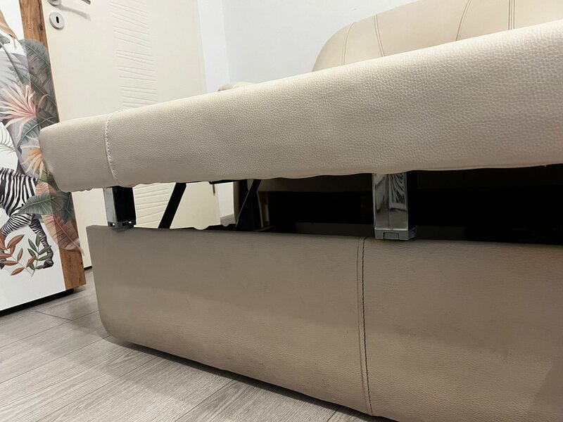 Canapea extensibila gratuita – necesita retapitare